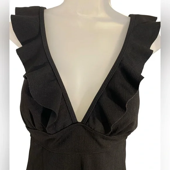 SHEIN deep v-neck ruffled one-piece swimsuit, lace up back, size XL - Picture 3 of 8